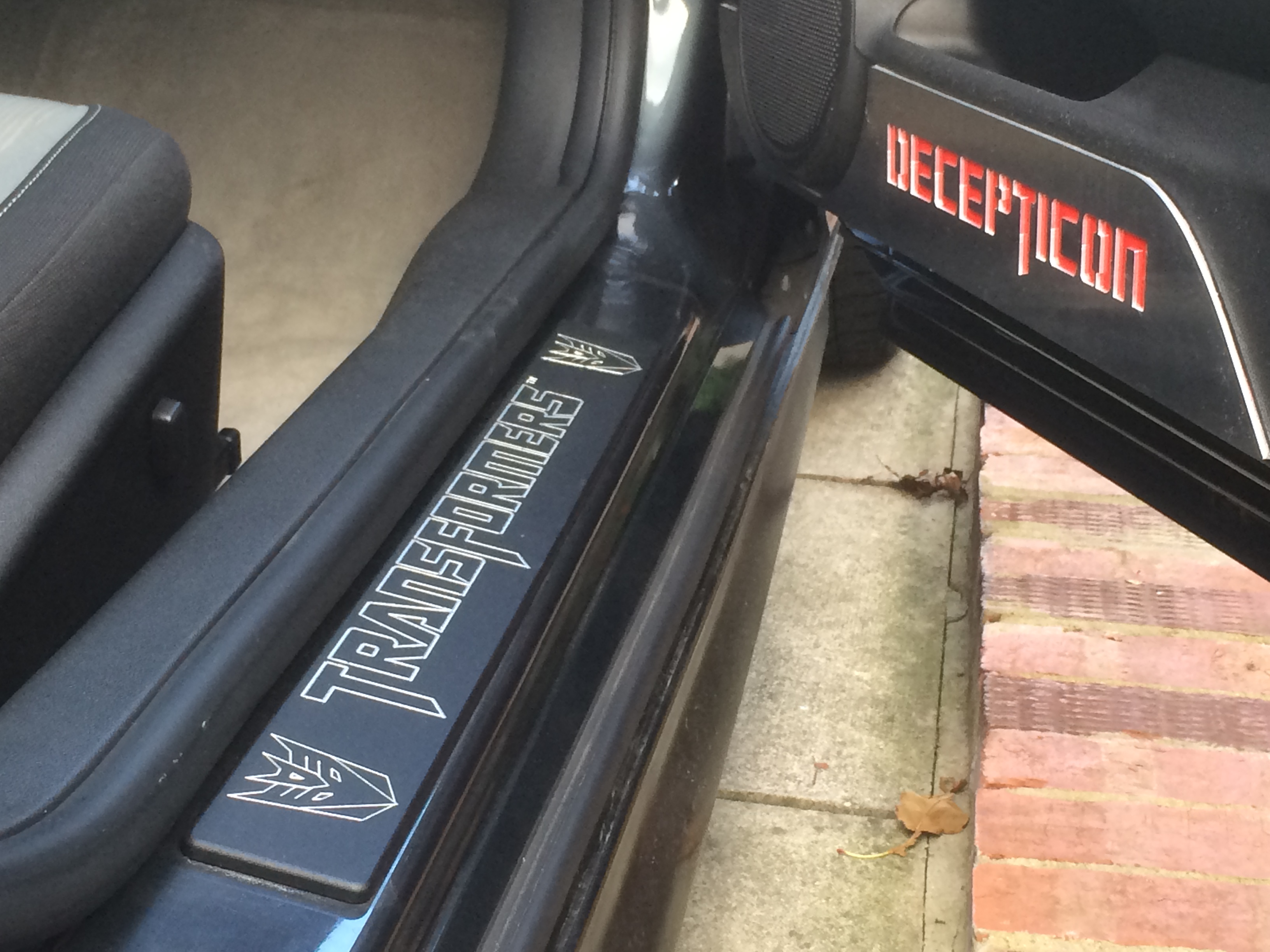 Chevrolet Camaro 5th Gen Door Kick Plates